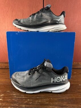 Hoka Clifton 9 Black White Running Shoes Youth Size US 6,5MD | 1131170BWHT